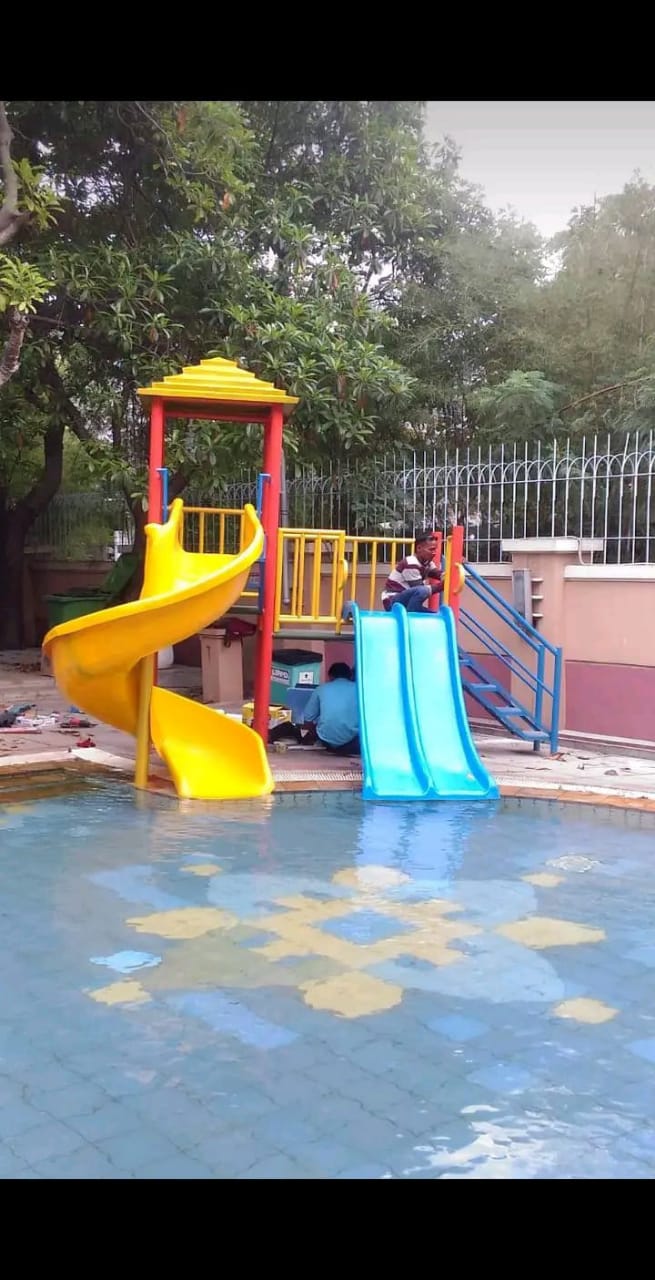 Pembuangan perosotan buat water boom